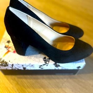 Chinese Laundry Black Suede chunky heels